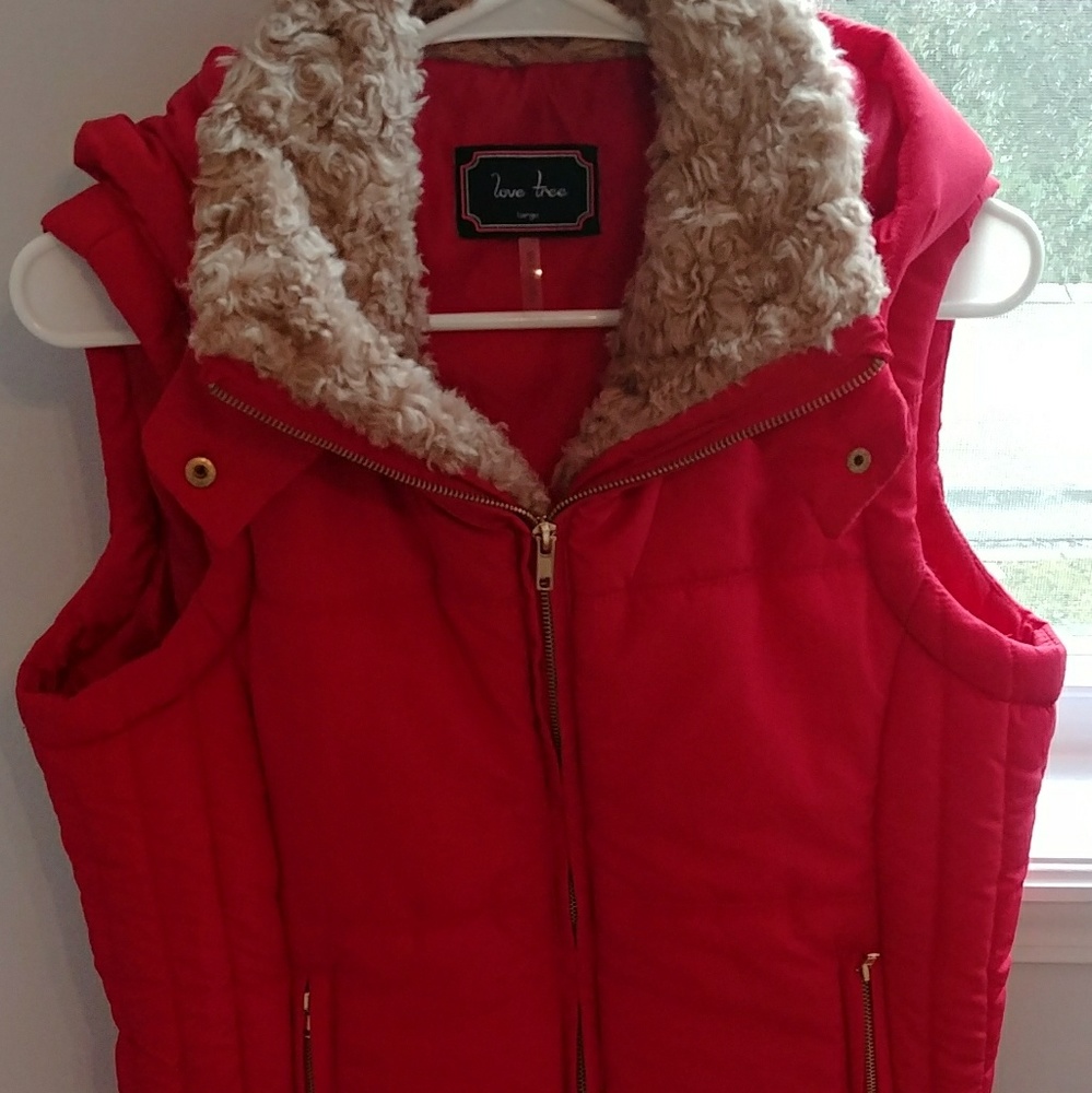 Love Tree women's L red vest lined fur hood